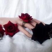 Romantic Rose Rings in Red or Black