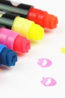 Adorable Kiss Me Highlighter Pen Lip Stamper Market (All 6 Colors)